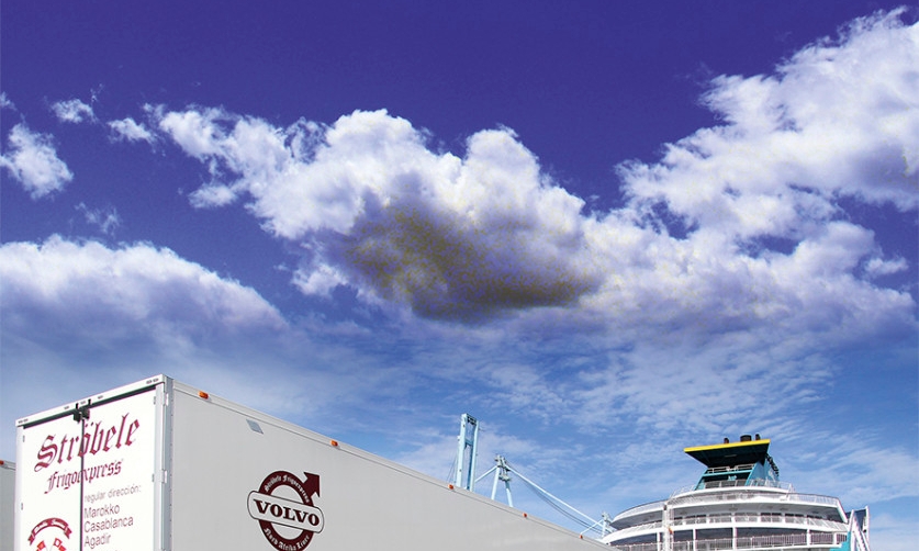 Puertos como el de Algeciras mantienen un intenso tr&aacute;fico de camiones cargados con mercanc&iacute;a diversa con puertos de la ribera sur.