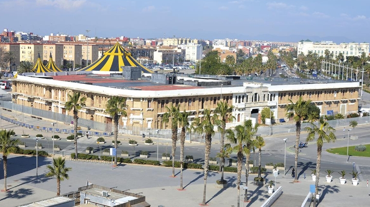 La Junta de Gobierno Local ha desestimado la solicitud del PP de paralizar el procedimiento de adjudicación del edificio de Docks en el Puerto de Valencia. Foto: Raúl Tárrega.