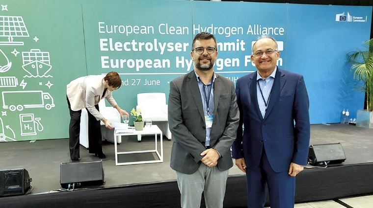 Josep Sanz, director de Transición Energética y Sostenibilidad de Fundación Valenciaport junto a Joan Calabuig, presidente de la Autoridad Portuaria de Valencia.