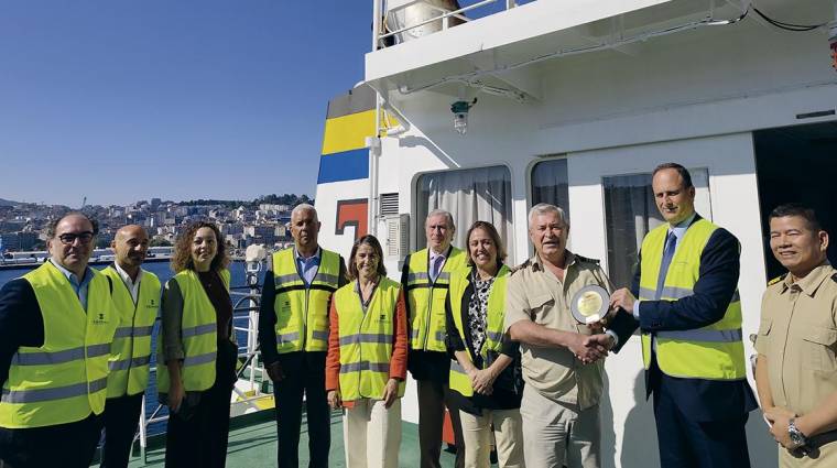 El “Irenes Remedy” ha hecho la primera escala para este enlace en el puerto de Vigo.