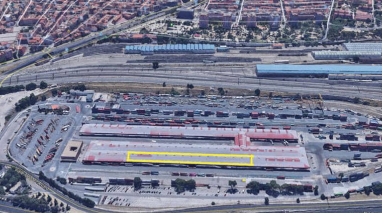 Vista a&eacute;rea de la terminal de transporte de mercanc&iacute;as de Madrid Abro&ntilde;igal, con delimitaci&oacute;n, en color amarillo, de los espacios objeto de la licitaci&oacute;n.