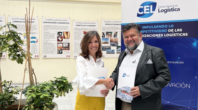 Ana González, presidenta del Centro Español de Logística y Moisés Solís, presidente de ALACAT.