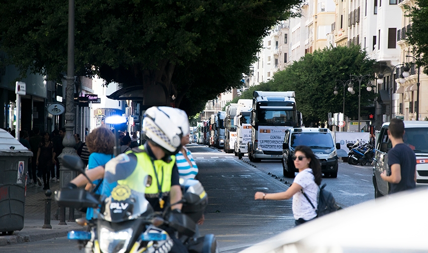 La marcha lenta de los transportistas de Transcont se desarrolla sin incidentes