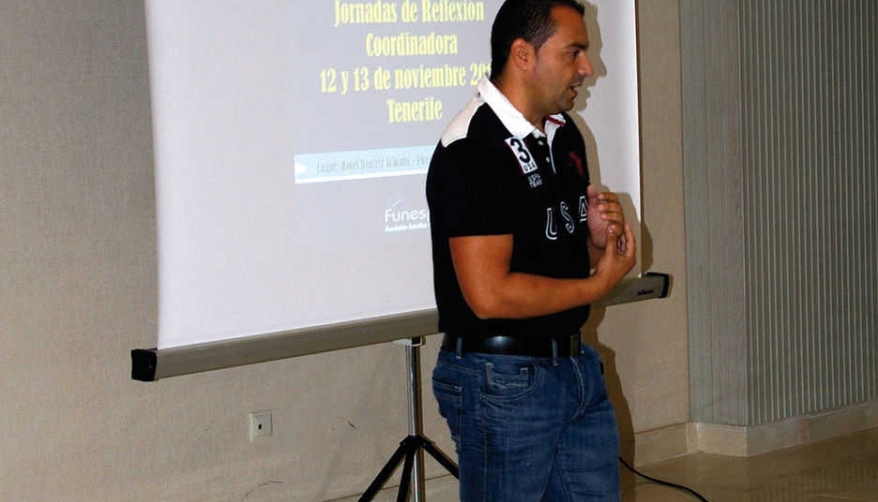 Coordinadora debate en unas jornadas sobre los retos actuales en los puertos