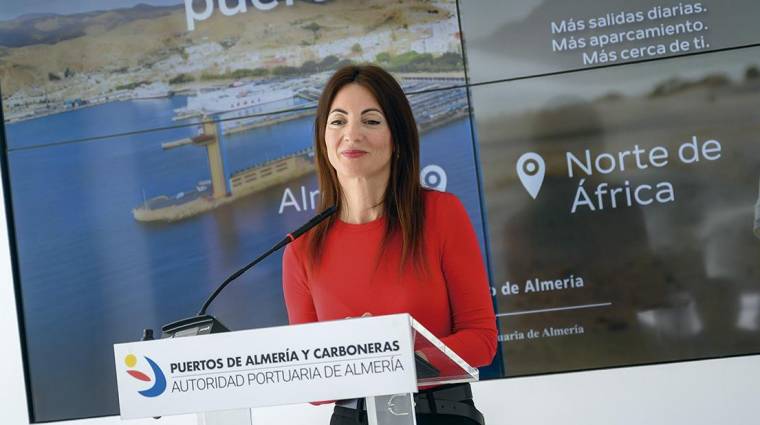 Rosario Soto, presidenta de la Autoridad Portuaria de Almería, ha presentado la campaña institucional y digital ‘De nuestro puerto al tuyo’.