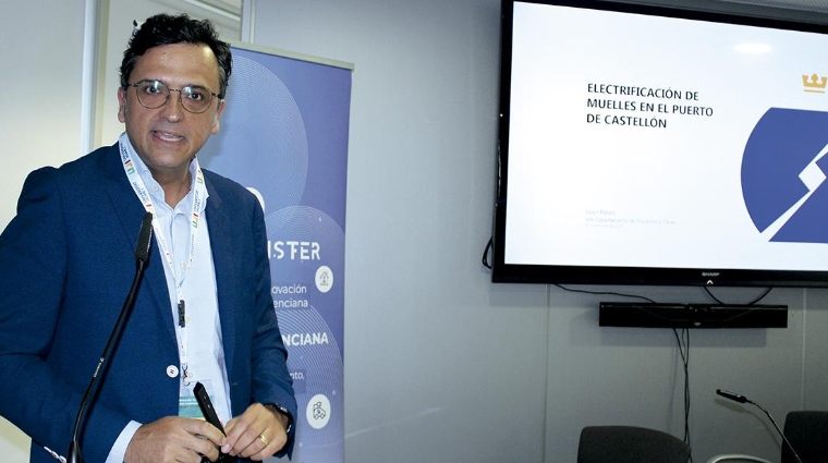 Juan Pérez, jefe de Proyectos y Obras de la Autoridad Portuaria de Castellón, ha anunciado los planes de electrificación de la entidad. Foto: J.C.P.