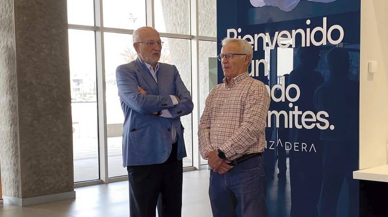 Juan Roig, presidente de Marina de Empresas, y Joan Ribó, alcalde de Valencia, durante su encuentro de esta mañana.