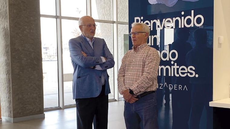 Juan Roig, presidente de Marina de Empresas, y Joan Ribó, alcalde de Valencia, durante su encuentro de esta mañana.