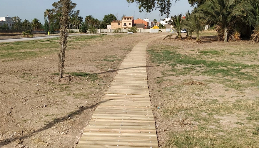 Las antiguas instalaciones de Moyresa en el puerto de Valencia ya son un jard&iacute;n