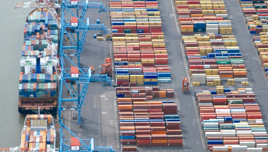 Peel Ports Group adquiere dos gr&uacute;as STS de Liebherr para el Puerto de Liverpool