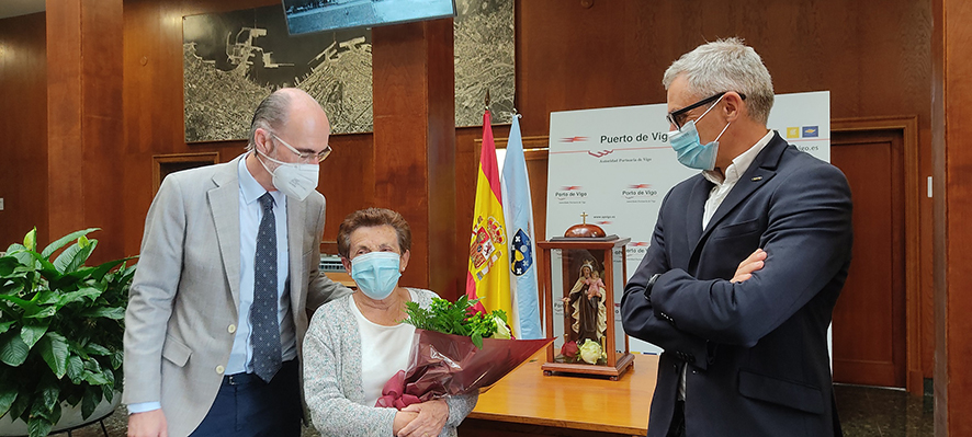 La AP de Vigo celebra la Virgen del Carmen y homenajea a "Marujita", emblema del puerto pesquero