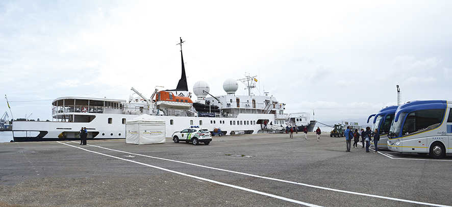 El Puerto de Vilagarc&iacute;a recibe la segunda escala de crucero en una semana
