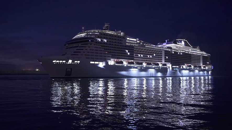 El &quot;MSC Grandiosa&quot; inaugura la temporada de cruceros en el Port de Barcelona