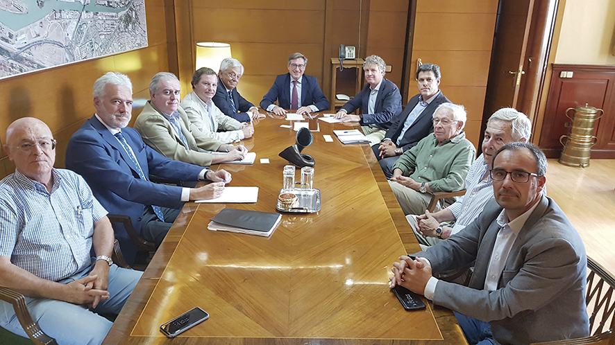 El Puerto de Sevilla y los arroceros trabajar&aacute;n para mejorar la navegabilidad de la r&iacute;a