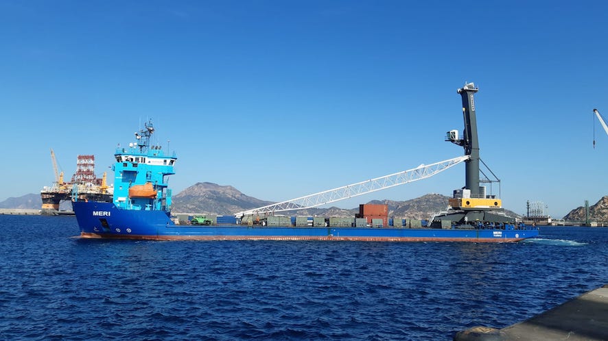 Cartagena agiliza su operativa de graneles s&oacute;lidos con una gr&uacute;a Liebherr 600