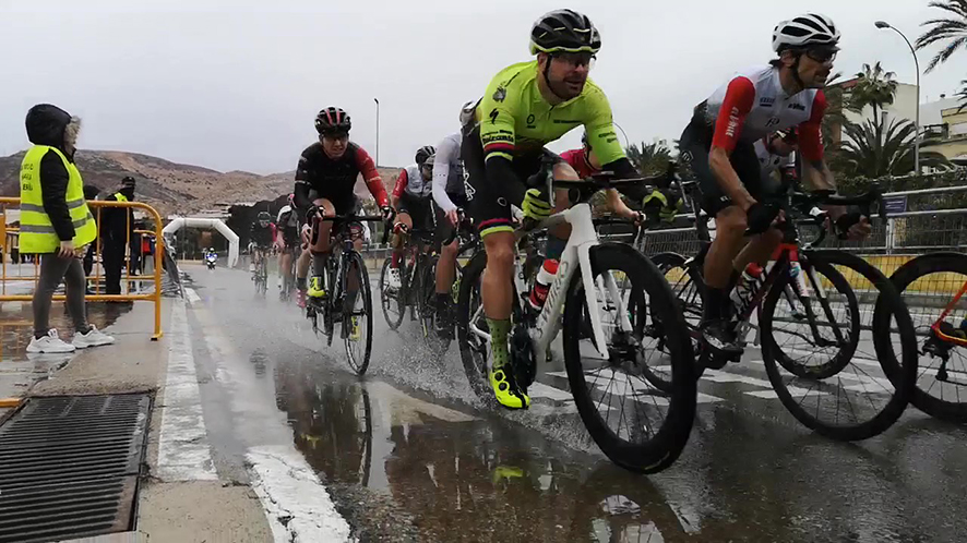 La I Carrera Ciclista del Puerto de Almer&iacute;a re&uacute;ne a 150 ciclistas