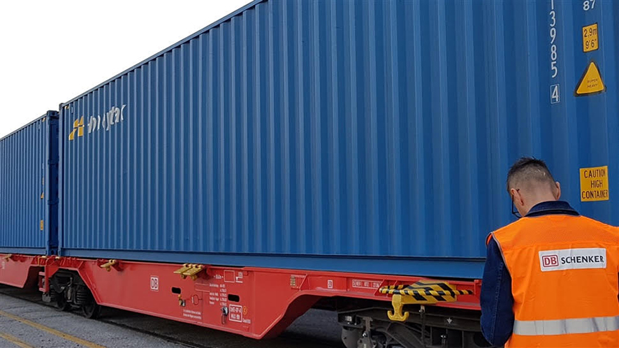 DB Schenker transporta 186 contenedores con equipos de protecci&oacute;n a Lombard&iacute;a&nbsp;