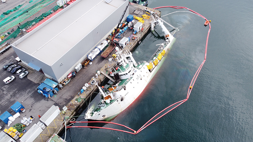 Contin&uacute;an los trabajos de reflotamiento del &quot;Baffin Bay&quot; en el Puerto de Vigo