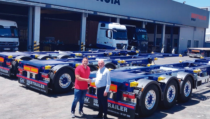 Chasis Valencia entrega tres nuevos portacontenedores a Total Trailer Levante