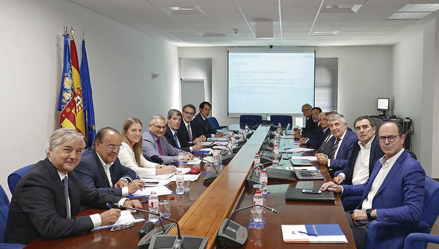 Los miembros del Patronato de la Fundaci&oacute;n Valenciaport en su reuni&oacute;n de ayer.