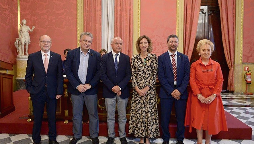 Joan Canadell, segundo por la derecha, nuevo presidente de C&aacute;maras de Catalunya.