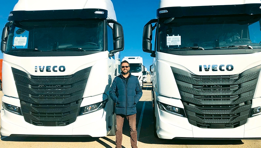 Innova Logic adquiere 15 nuevas tractoras IVECO y 15 semirremolques Lamberet