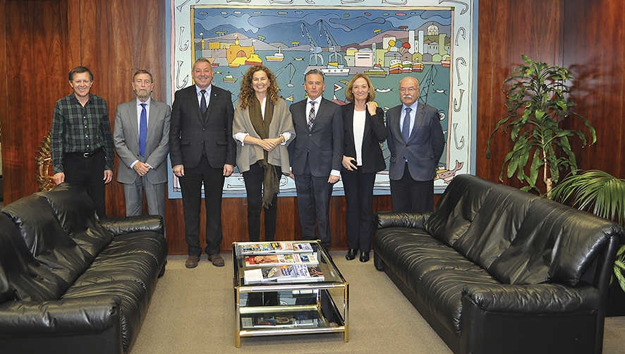 Chac&oacute;n recibe a los presidentes salientes de los puertos andaluces