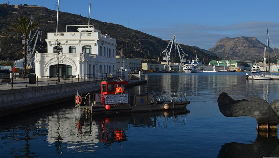 El Puerto de Cartagena inicia el control de calidad de sus aguas