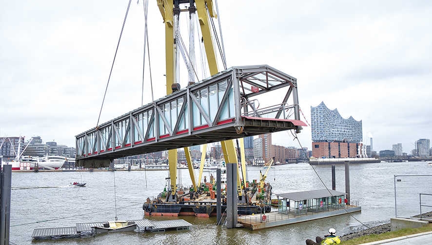Hamburgo refuerza su capacidad para el project cargo con una gr&uacute;a flotante de 600 t de capacidad