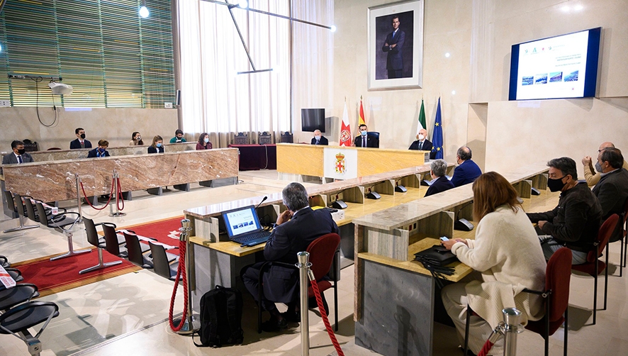 La AP de Almer&iacute;a recibe el Master Plan para su desarrollo Puerto-Ciudad