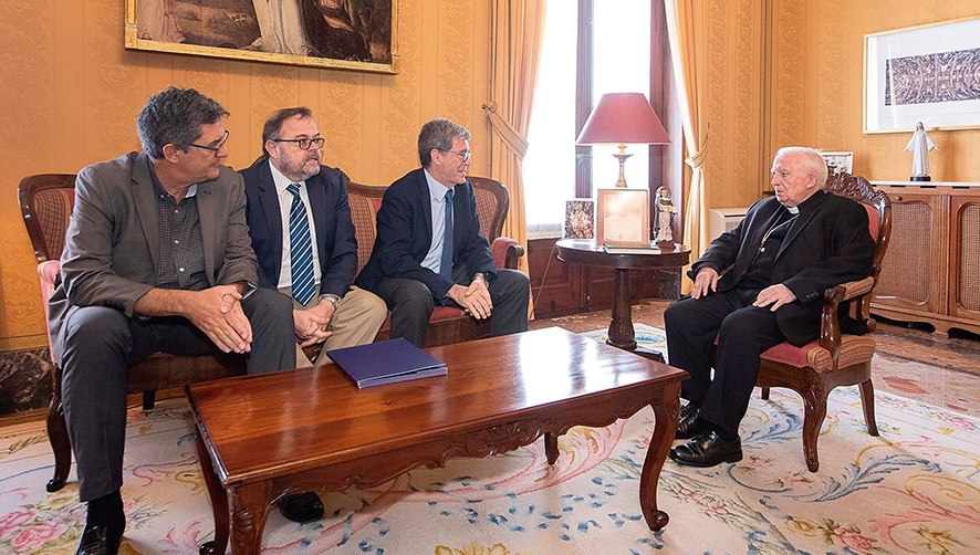Valenciaport agradece al Arzobispado su colaboraci&oacute;n para la instalaci&oacute;n del tel&eacute;grafo portuario en el Miguelete