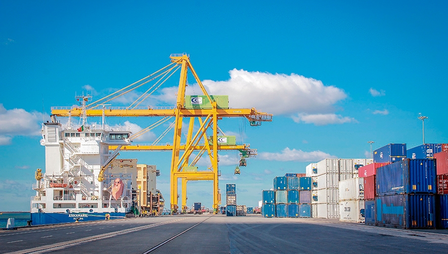 El Puerto de Huelva cierra el mejor semestre de su historia