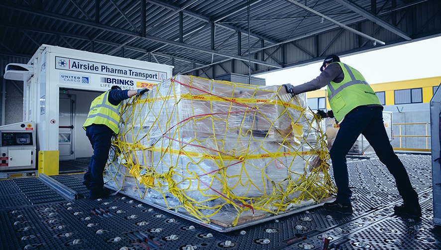 DHL comienza la distribuci&oacute;n internacional de la vacuna contra el Covid-19&nbsp;