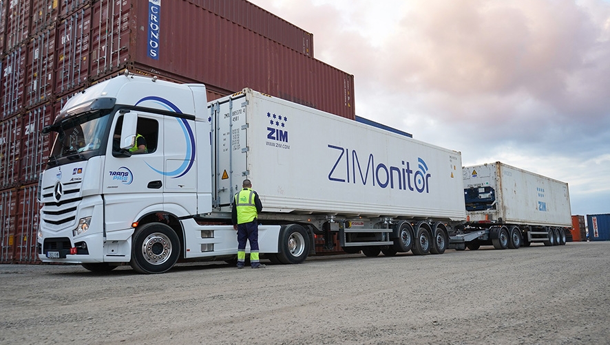 Un duotr&aacute;iler comienza a operar en el Port Tarragona con capacidad para 70 toneladas y una longitud de 32 metros, lo que supone una apuesta por la sostenibilidad.