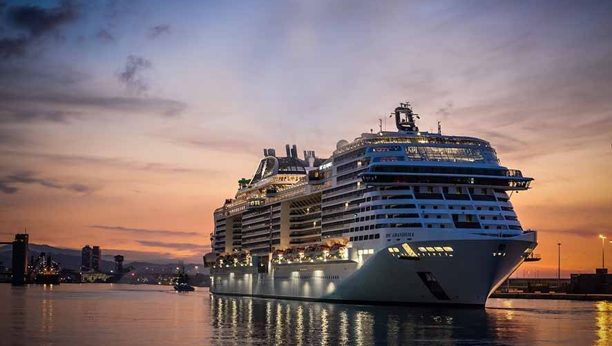 El &quot;MSC Grandiosa&quot; inaugura la temporada de cruceros en el Port de Barcelona