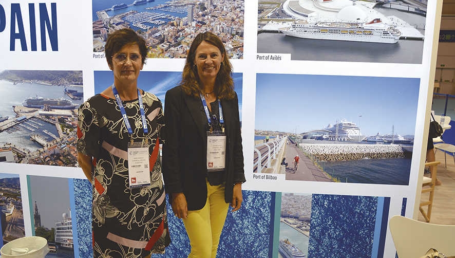 Amaia Sarasola, jefa de la divisi&oacute;n de Marketing y Comercial, y Cristina Ardeo, del departamento Comercial de la Autoridad Portuaria de Bilbao. Foto Eva Monr&oacute;s.