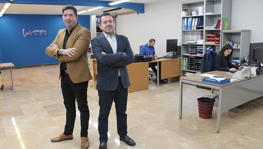 Iv&aacute;n Blanco, responsable de la nueva oficina de Laren 2000 en Valencia; y Julio Delgado, gerente de Laren 2000. Foto A.Tejera.