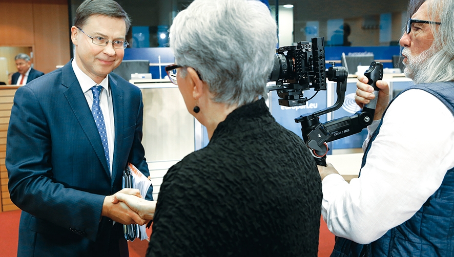 Miembros de la CE presionan para que el Parlamento rechace el Paquete de Movilidad