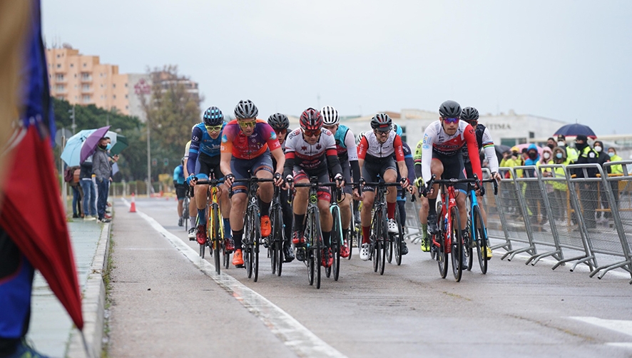La I Carrera Ciclista del Puerto de Almer&iacute;a re&uacute;ne a 150 ciclistas