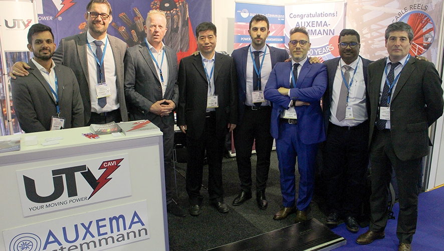 Desde la izquierda: Bharath Kumar, Mepserve India Pvt.; Alejandro P&eacute;rez, Area Manager de Auxema-Stemmann; Andr&egrave; de Knoop, representante de Auxema Stemmann en Benelux; Frank Li, de Shanghai Sensy Technology; Arman Z&aacute;rraga, director comercial Internacional de Auxema-Stemmann; Giusseppe Carn&agrave;, responsable comercial de UTV; Gobinath Kandasami, de Nehmira (agente de Auxema-Stemmann en Asia); Roberto Bartolom&eacute;, de UniportBilbao. Foto J.P.