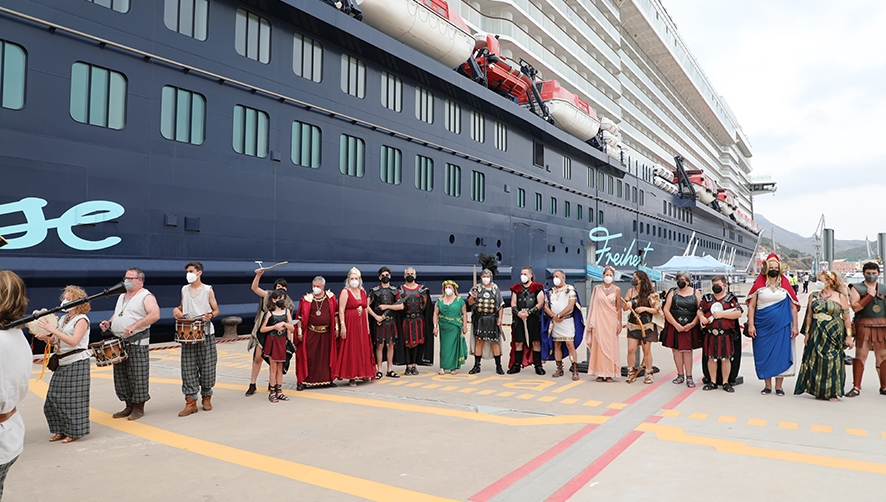 El &ldquo;Mein Schiff 2&rdquo; reactiva los cruceros en Cartagena