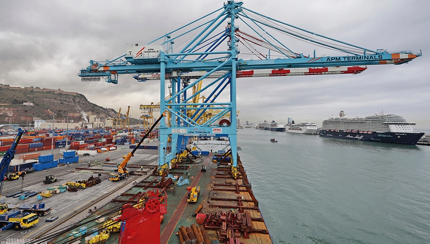 Las nuevas gr&uacute;as super postpanamax de APM Terminals llegaron a Barcelona el pasado mes de abril.
