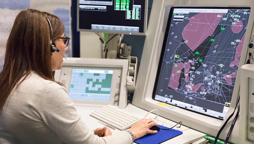 Enaire gestiona un 59% menos de vuelos en el primer semestre fruto de la pandemia
