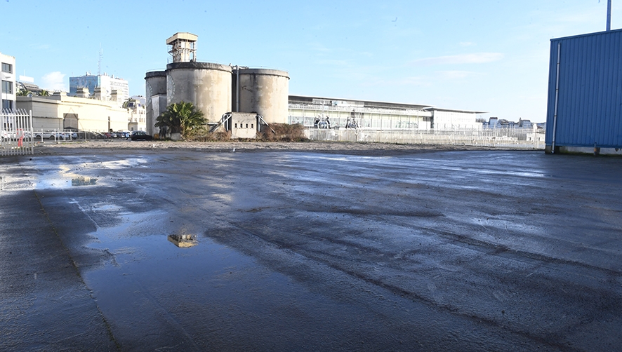 A Coru&ntilde;a licita la demolici&oacute;n de los &uacute;ltimos silos del muelle Bater&iacute;a