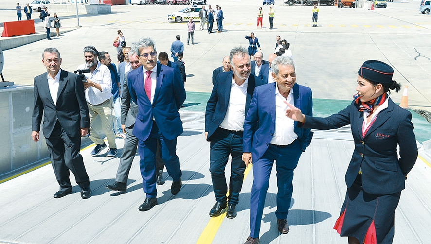 El presidente del Gobierno de Canarias aplaude la &ldquo;impresionante&rdquo; nueva terminal de Armas Trasmediterr&aacute;nea en el Puerto de La Luz