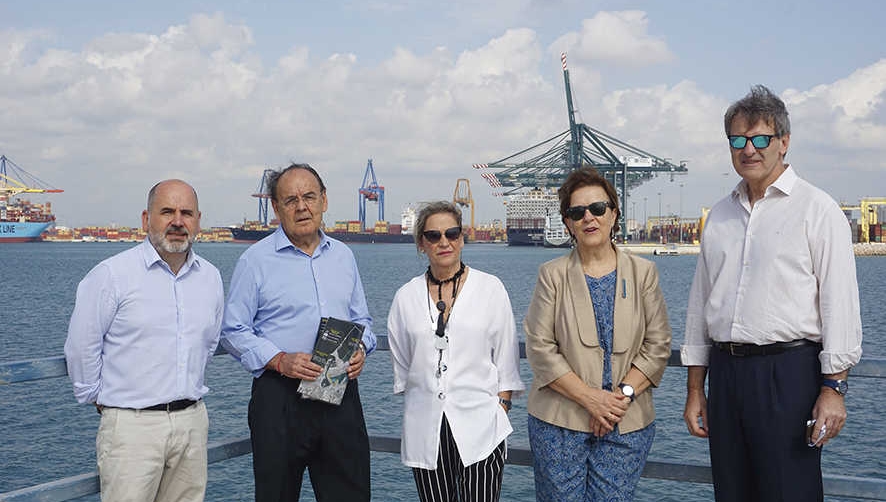 Las eurodiputadas In&eacute;s Ayala e Inmaculada Rodr&iacute;guez Pi&ntilde;ero visitan el puerto de Valencia