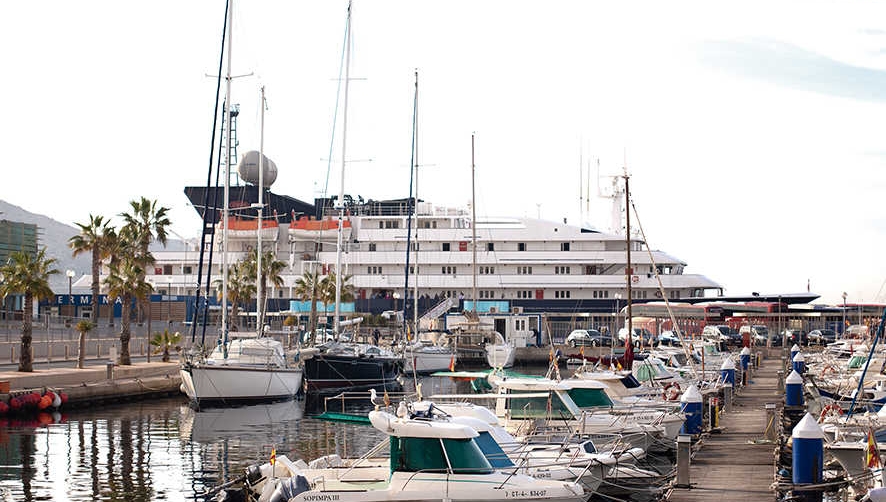 El crucero &ldquo;Corinthian&rdquo; recala en el Puerto de Cartagena