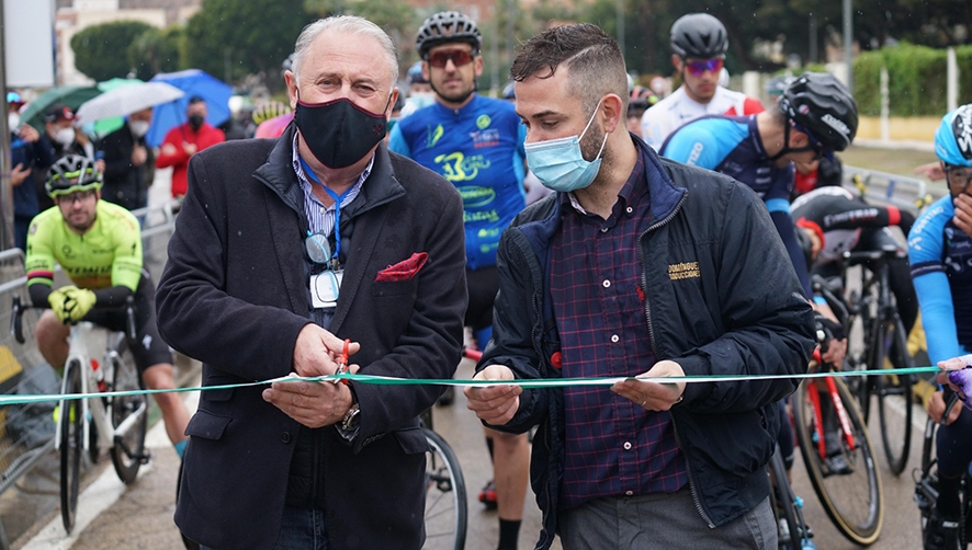 La I Carrera Ciclista del Puerto de Almer&iacute;a re&uacute;ne a 150 ciclistas