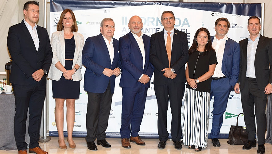 Representantes de la ATC. Desde la izquierda: Sergio Arevalo, Marina Campello, Fernando Tom&aacute;s, Carlos L&oacute;pez Bahillo, Francesco Balbi, Marisol de la Cuadra, Jose Sennacheribbo y Jorge Serrano.