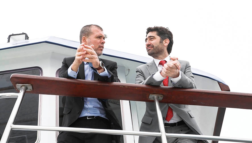 Josep Maria Cruset i Jordi Puigner&oacute;, ayer en el Port de Tarragona.